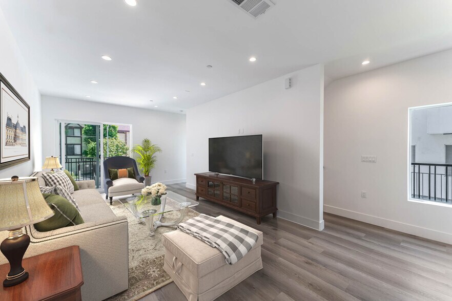 More Photos Of 21719 Hart St, Canoga Park Apartments For Sale