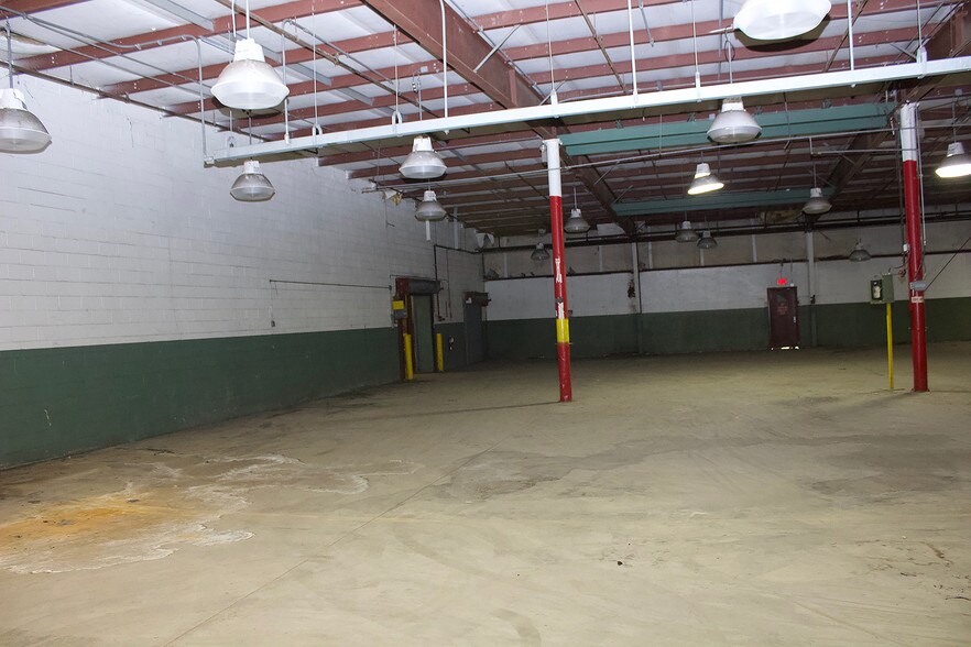 More Photos Of 801 N William St, Goldsboro Warehouse For Lease