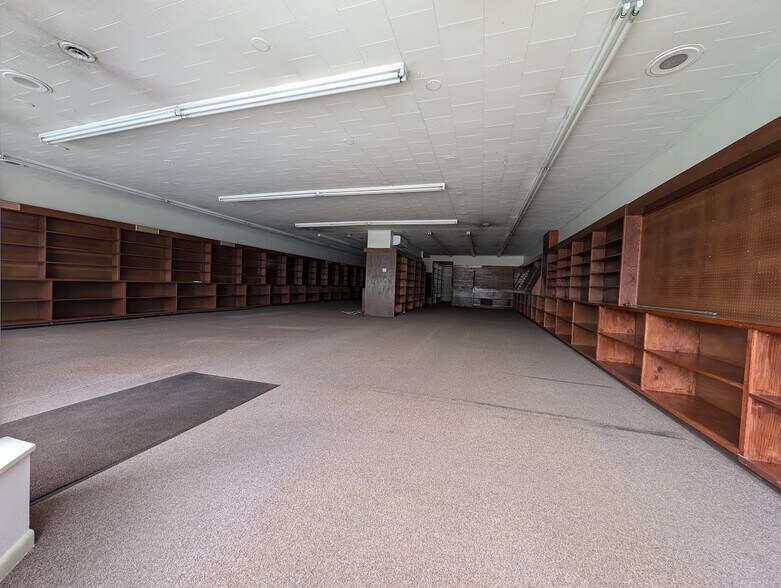 More Photos Of 882-906 Park Ave, Meadville Storefront Retail Office For Lease
