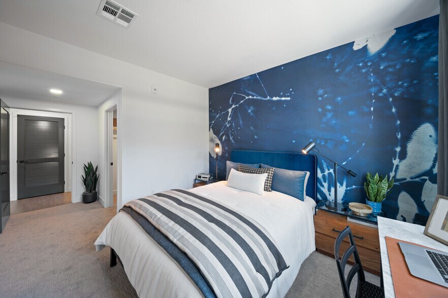 More Photos Of 585 Anton Blvd, Costa Mesa Apartments For Lease