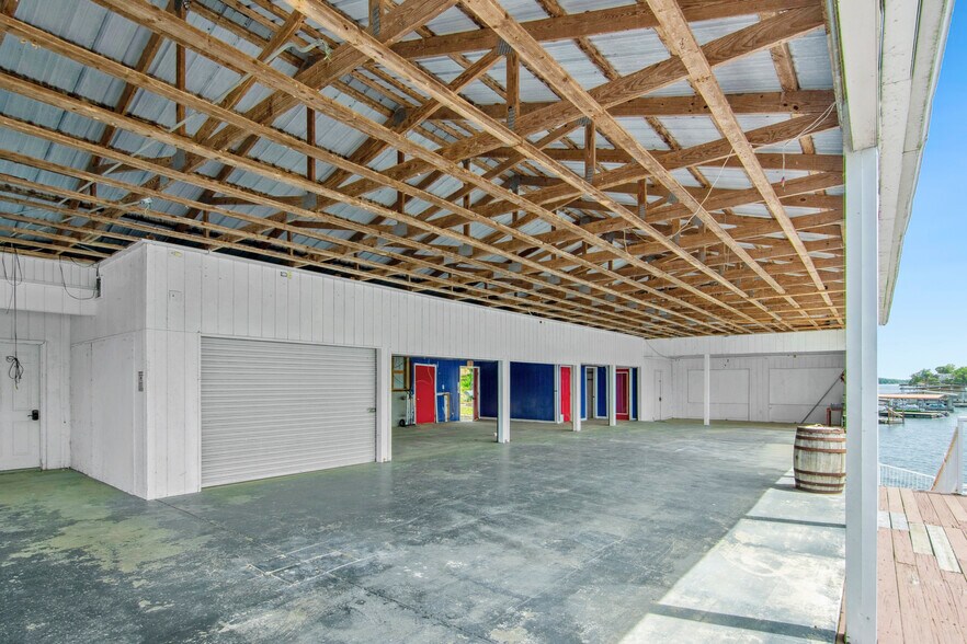 More Photos Of 27485 Cross Ln, Barnett Restaurant For Sale