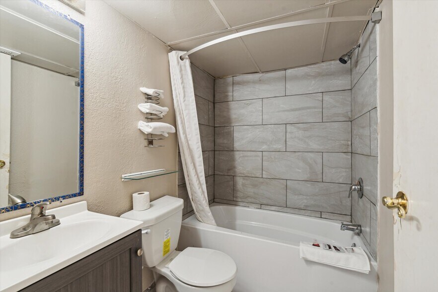 More Photos Of 3491 Latcha Rd, Millbury Hotel For Sale