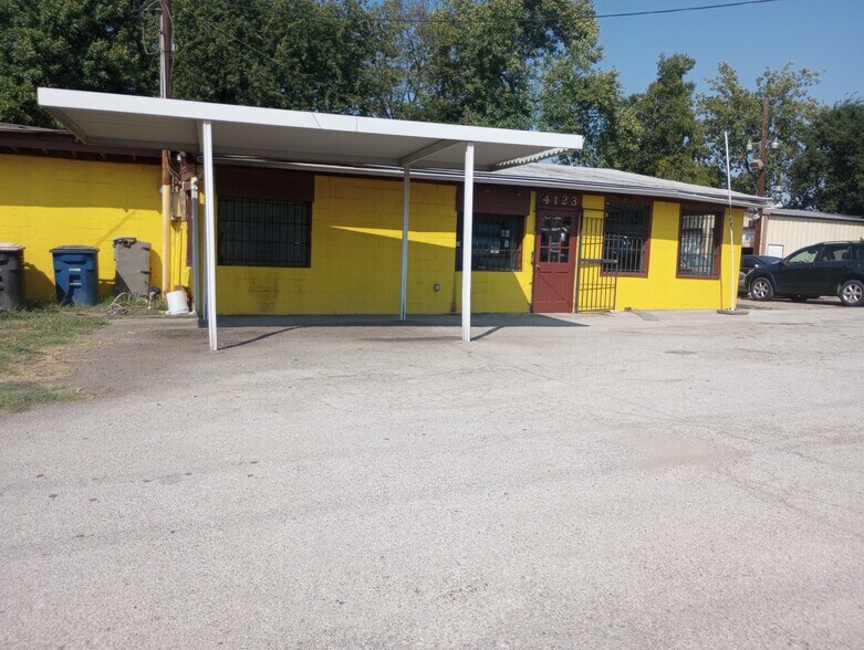 More Photos Of 4123 S Lancaster Rd, Dallas Office For Sale