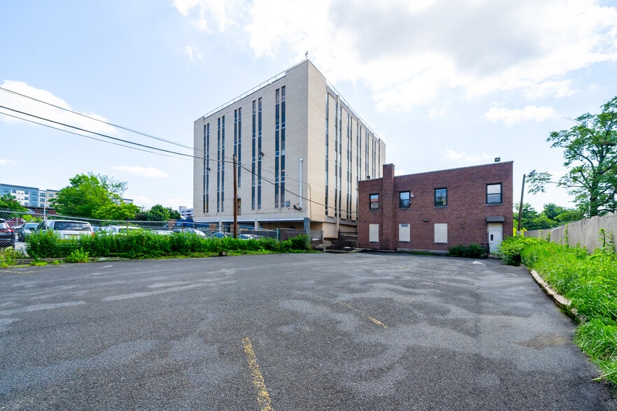 More Photos Of 37 Evergreen Pl, East Orange Specialty For Sale