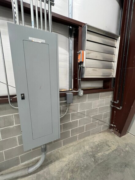 More Photos Of 3111 IH 30, Dallas Light Distribution For Lease