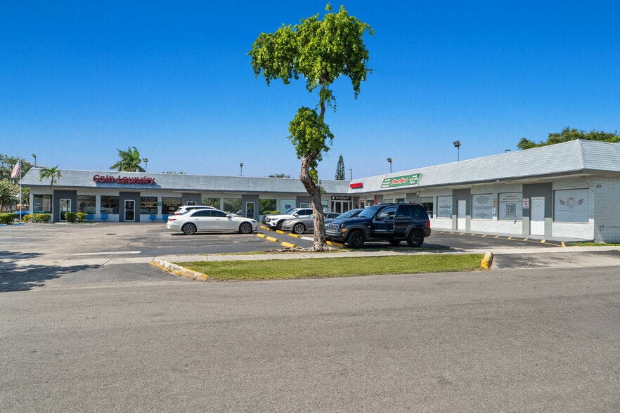 More Photos Of 265 S Federal Hwy, Dania Beach Storefront For Lease