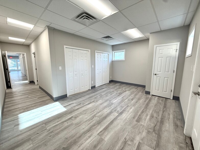 More Photos Of 882 E Main St, Spartanburg Office Residential For Sale