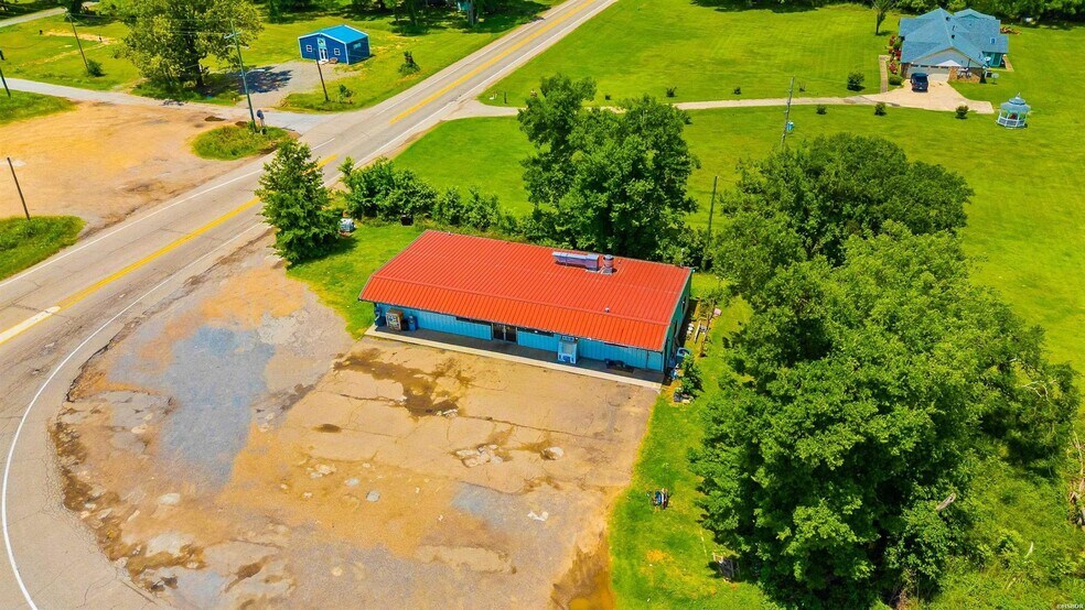 More Photos Of 5370 Highway 67 W, Fulton Convenience Store For Sale