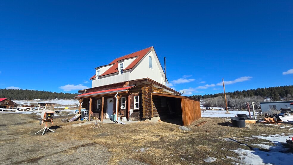 More Photos Of 1080 Stack Valley Rd, Cariboo Hotel For Sale