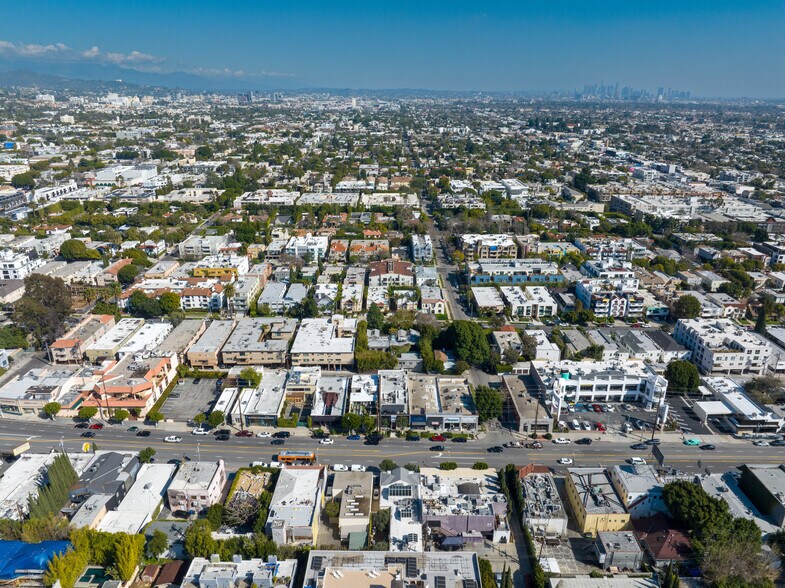 More Photos Of 908-910 N La Cienega Blvd, Los Angeles Storefront Retail Office For Sale