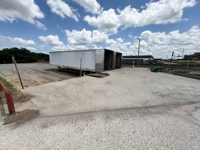 More Photos Of 7200 S Sooner Rd, Oklahoma City Warehouse For Lease