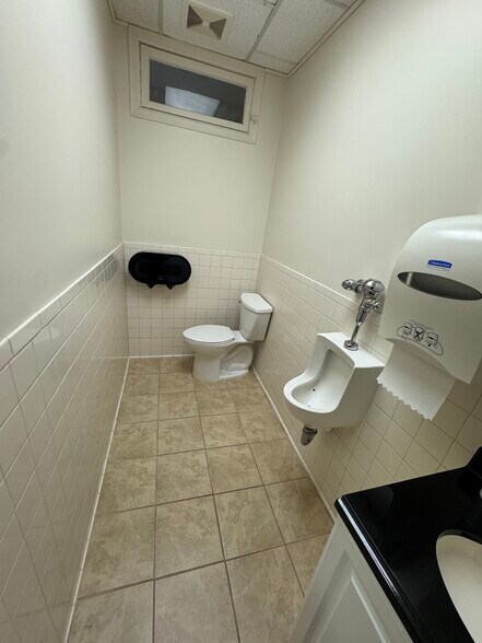 More Photos Of 1604 Clinch Ave, Knoxville Office Residential For Sale