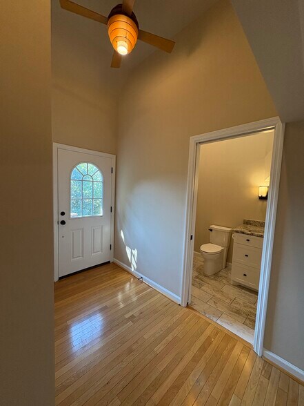 More Photos Of 143 4th Ave N, Franklin Loft Creative Space For Lease
