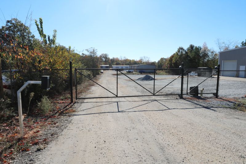 More Photos Of 1729 Locust Hill Rd, Greer Showroom For Lease