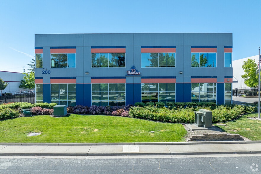 More Photos Of 200 Harris Ave, Sacramento Warehouse For Sale