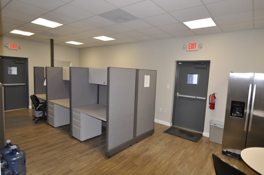 More Photos Of 842 NW 7th Ter, Fort Lauderdale Warehouse For Sale