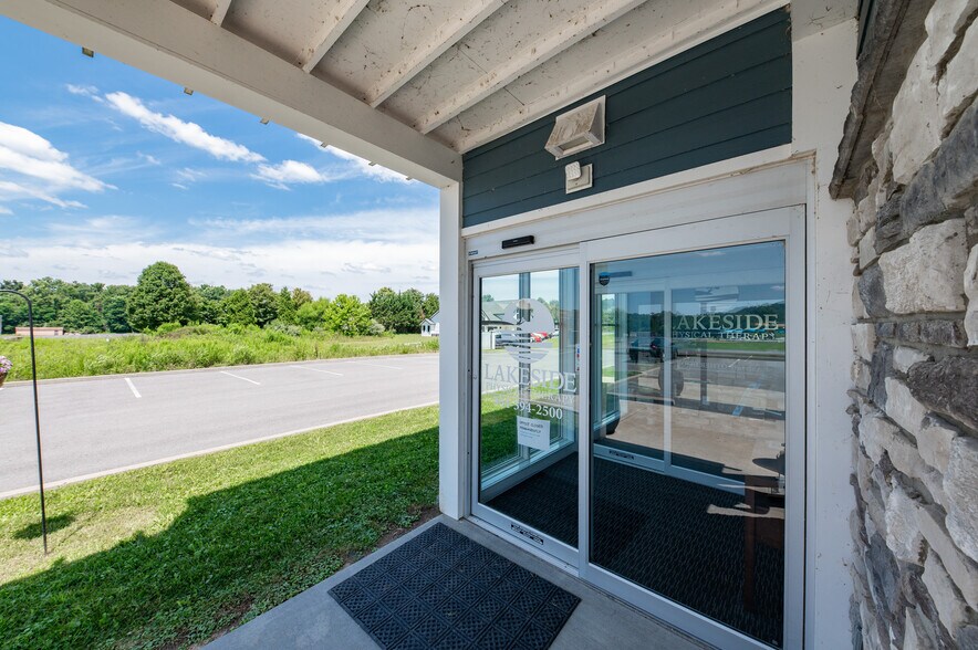 More Photos Of 74 Erin Dr, Morgantown Office For Sale