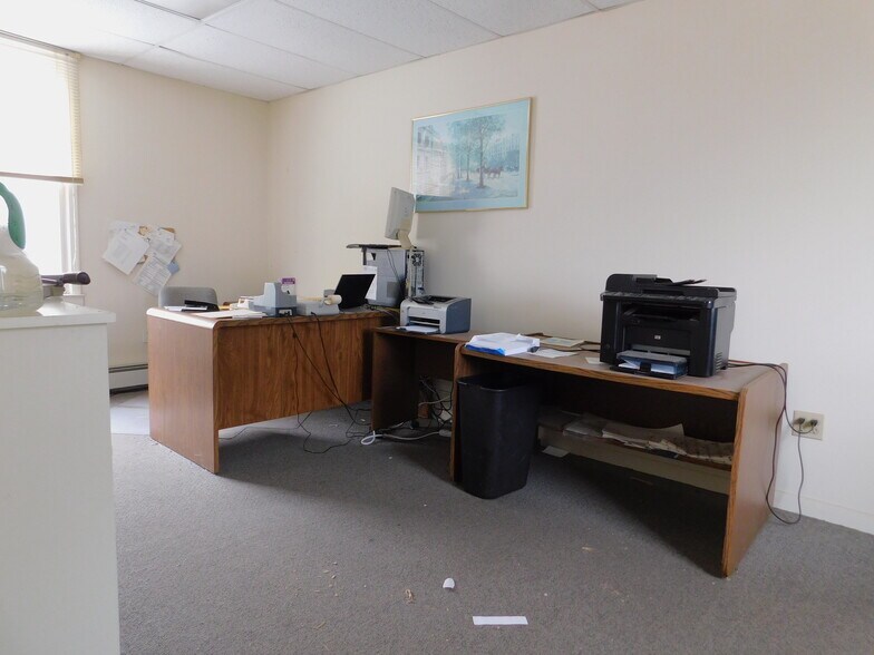 More Photos Of 448 Manville Rd, Pleasantville Office Residential For Sale