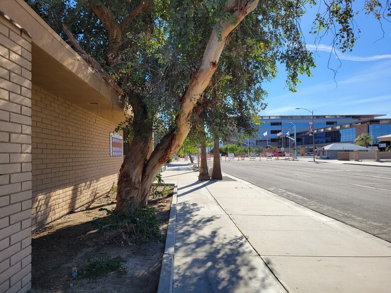 More Photos Of 45902 Oasis St, Indio Medical For Lease