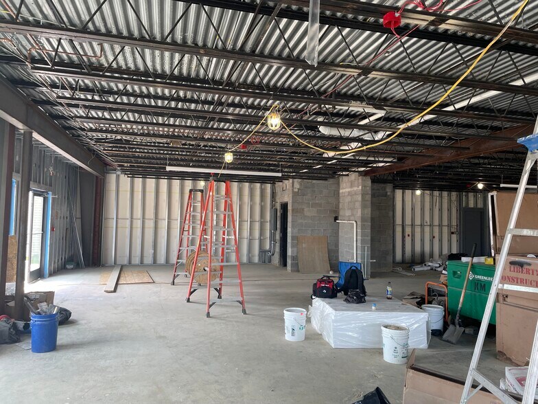 More Photos Of 11701 Central Ave, Waldorf Unknown For Lease