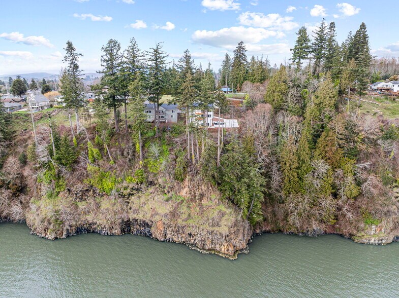 More Photos Of 572 Columbia St, Cathlamet Apartments For Sale