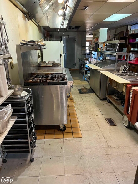 More Photos Of 102 S Main Ave, Hyannis Hotel For Sale