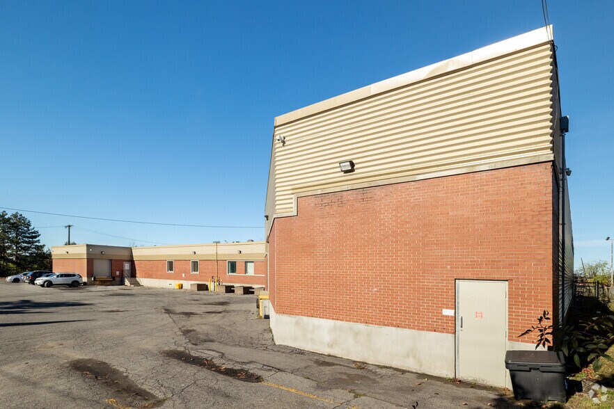 More Photos Of 409 Industrial Ave, Ottawa Industrial For Lease