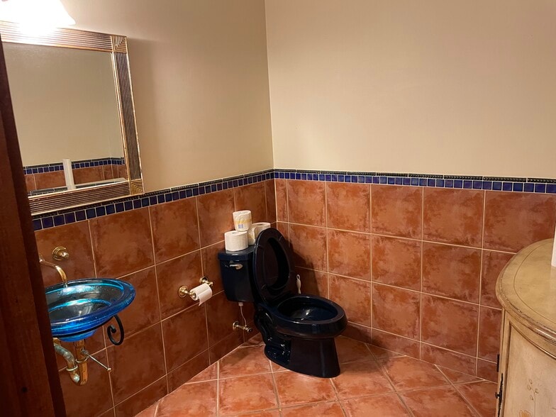 More Photos Of 2401 York Rd, Timonium Medical For Sale