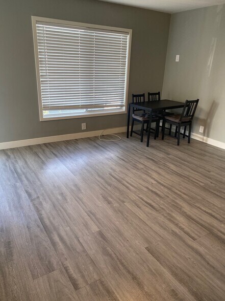 More Photos Of 405 W Broadway, Glendale Apartments For Sale