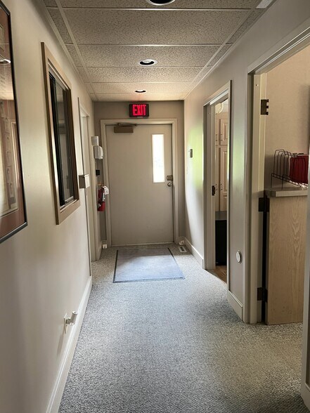 More Photos Of 4181 Holiday St NW, North Canton Office For Sale