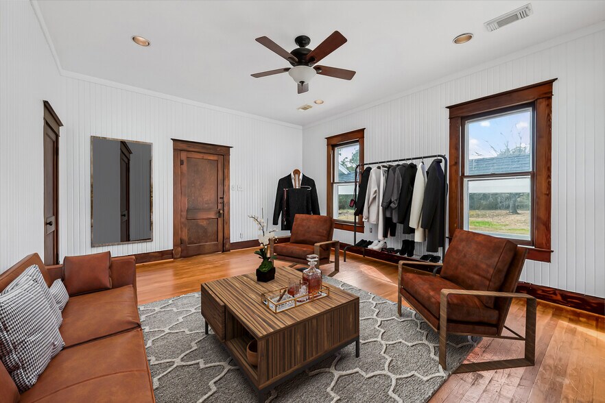 More Photos Of 38011 Spur 149 Rd, Magnolia Office Residential For Sale