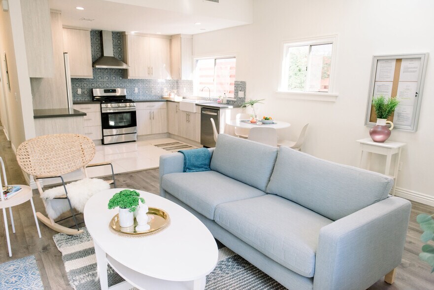 More Photos Of 6082 Selma Ave, Los Angeles Rehabilitation Center For Lease