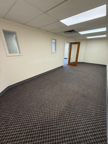 More Photos Of 317 Brooks St, Worcester Warehouse For Lease