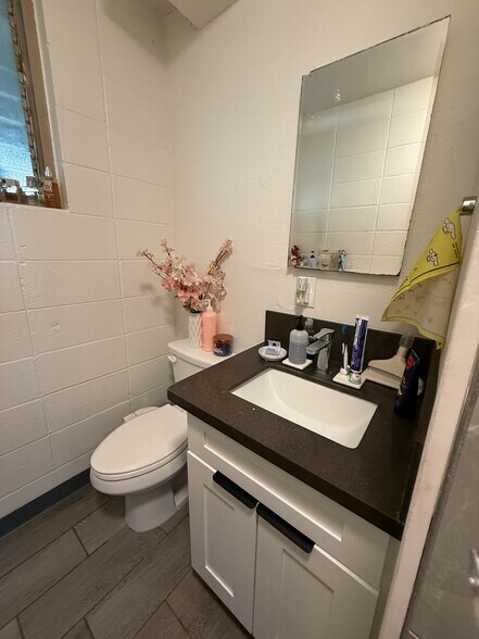 More Photos Of 2135 Bannister Pl, Honolulu Multifamily For Sale