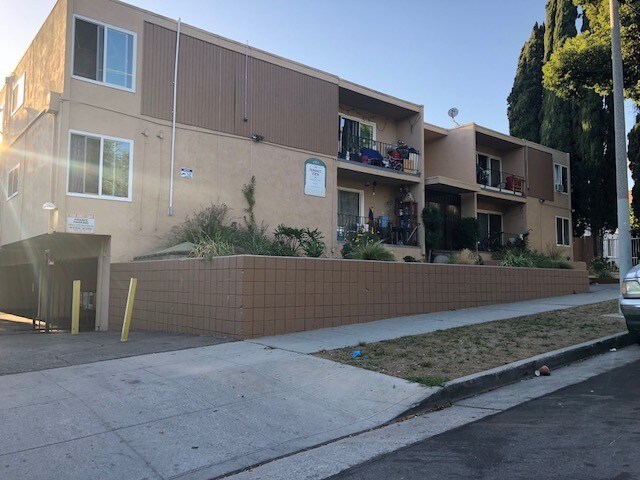 Primary Photo Of 1303 N Summit Ave, Pasadena Apartments For Sale