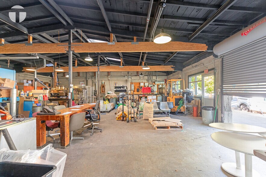 More Photos Of 3527 Broadway, Sacramento Storefront For Sale