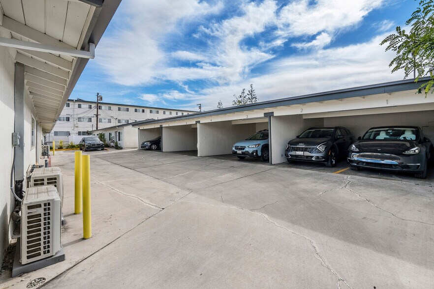 More Photos Of 17302 Ermanita Ave, Torrance Apartments For Sale