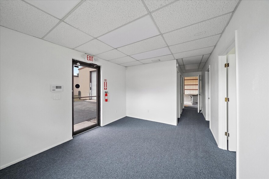 More Photos Of 2311 Whitfield Industrial Way, Sarasota Warehouse For Sale