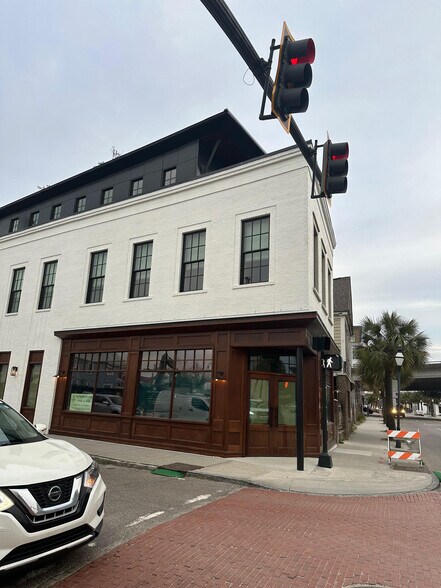 More Photos Of 651 King St, Charleston Restaurant For Lease