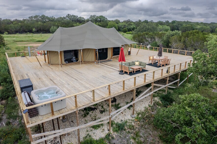 More Photos Of 8209 County Road 340, Burnet Hotel For Sale