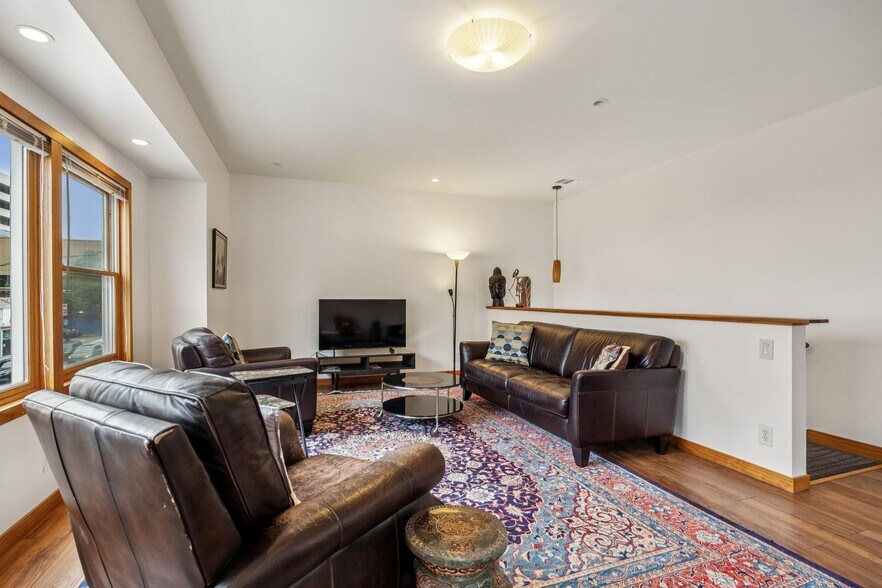 More Photos Of 356-360 24th St, Oakland Flex For Sale