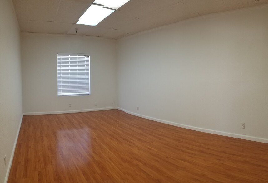 More Photos Of 3650 S Eastern Ave, Las Vegas Medical For Sale