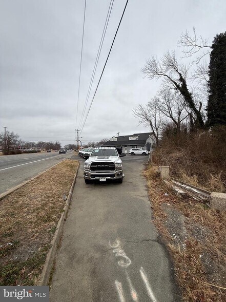 More Photos Of 476-486 Cambridge St, Fredericksburg Auto Dealership For Lease