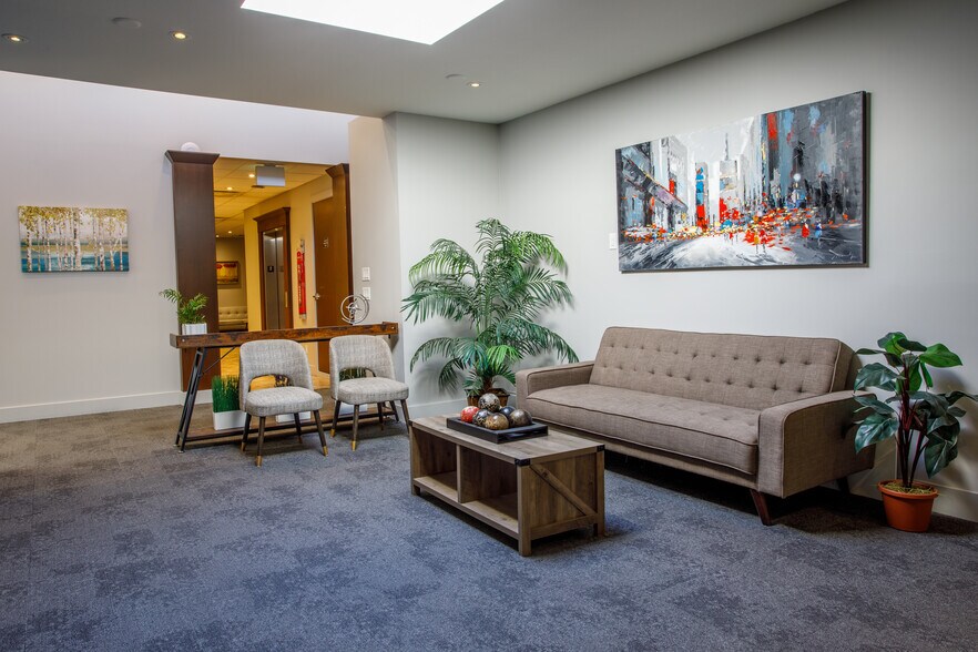 More Photos Of 1455 Ellis St, Kelowna Office Residential For Lease