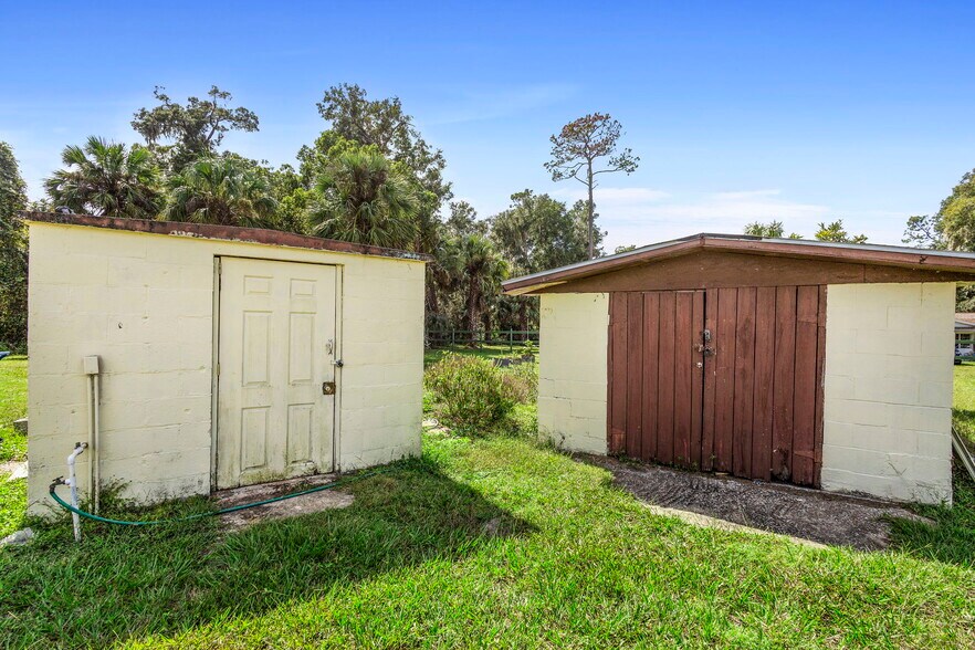 More Photos Of 4630 US Highway 17, De Leon Springs Restaurant For Sale