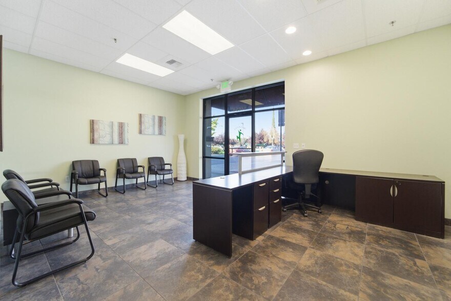 More Photos Of 1465 Tharp Rd, Yuba City General Retail For Lease