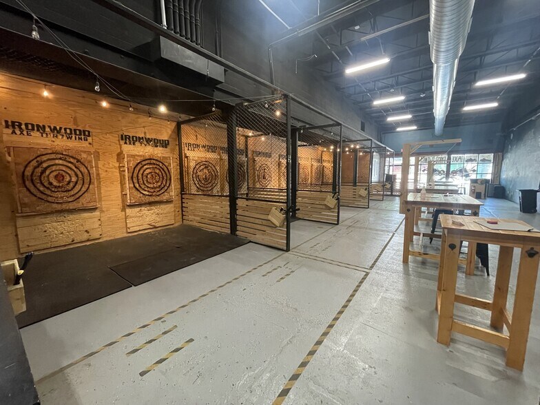 More Photos Of 314 E Hickory St, Denton Freestanding For Lease