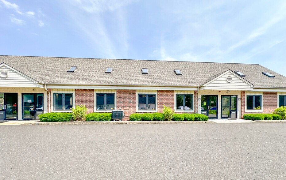 More Photos Of 406 E Pennsylvania Blvd, Feasterville Trevose Light Distribution For Lease