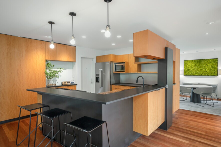 More Photos Of 166 Roy St, Seattle Office Residential For Sale