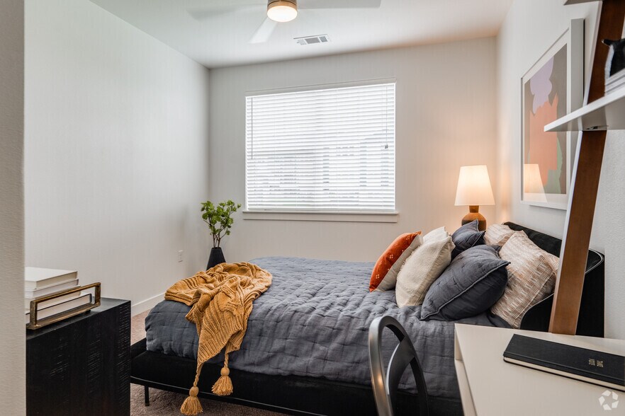 More Photos Of 2405 38th Ave, Greeley Apartments For Lease